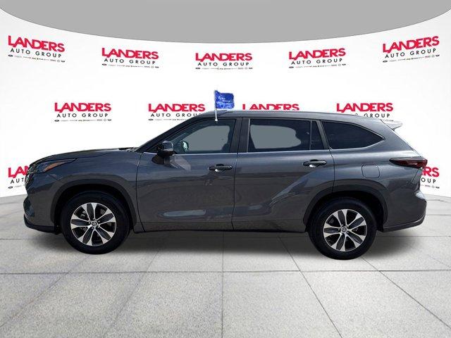 Photo of 2024 Gray Toyota Highlander