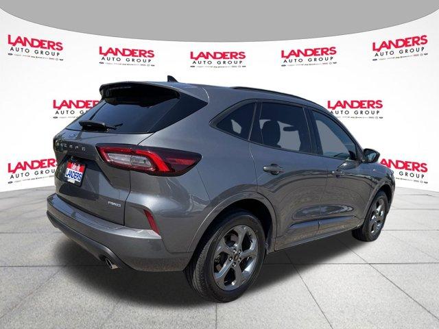 Photo of 2023 CARBONIZED GRAY METALLIC Ford Escape