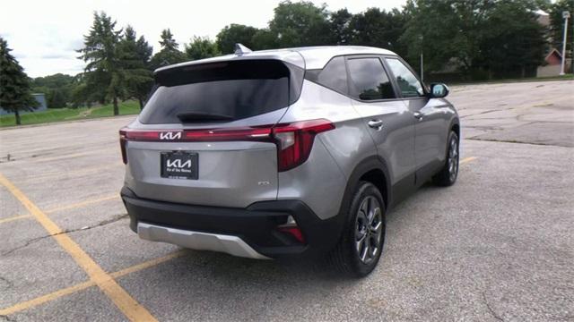 Photo of 2024 Steel Gray Kia Seltos