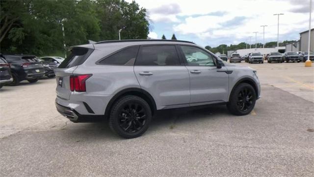 Photo of 2022 Wolf Gray Kia Sorento
