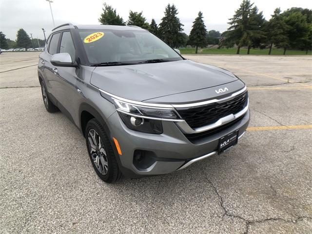 Photo of 2023 Steel Gray Kia Seltos