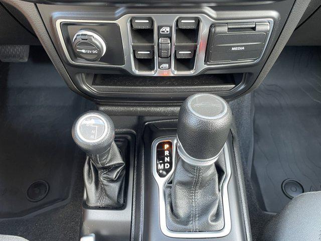 Photo of 2023 Silver Zynith Clearcoat Jeep Gladiator