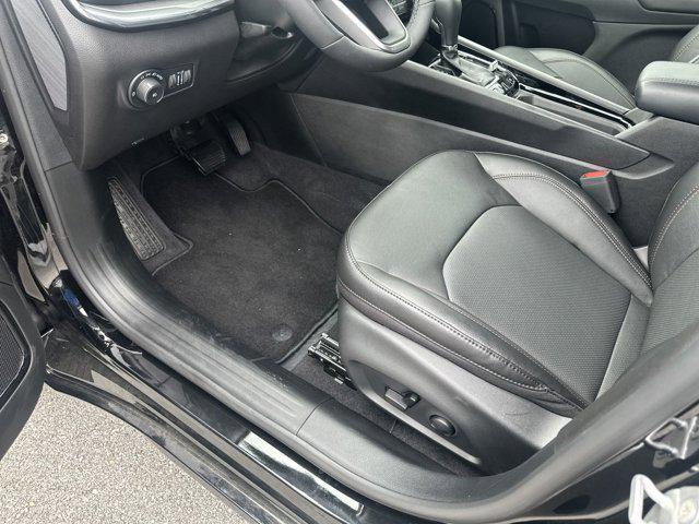 Photo of 2023 Diamond Black Crystal Pearlcoat Jeep Compass
