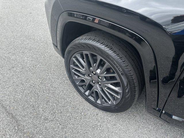 Photo of 2023 Diamond Black Crystal Pearlcoat Jeep Compass