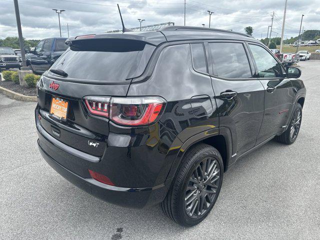 Photo of 2023 Diamond Black Crystal Pearlcoat Jeep Compass