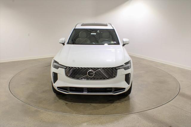 Photo of 2026 Crystal White Volvo XC90