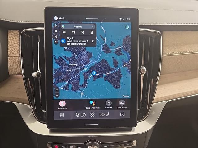 Photo of 2026 Crystal White Volvo XC90