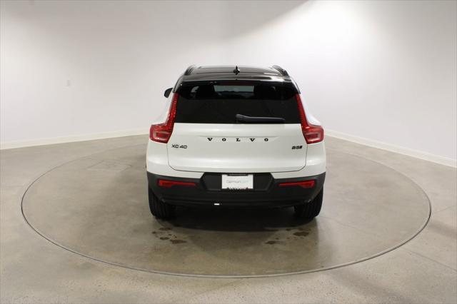 Photo of 2026 Crystal White Volvo XC40