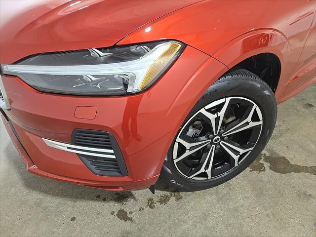 Photo of 2022 Fusion Red Metallic Volvo XC60
