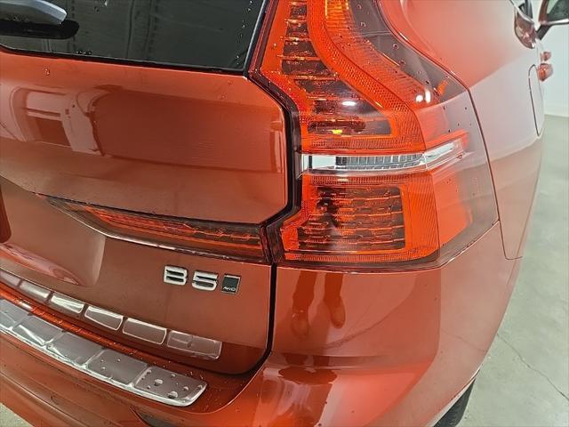 Photo of 2022 Fusion Red Metallic Volvo XC60