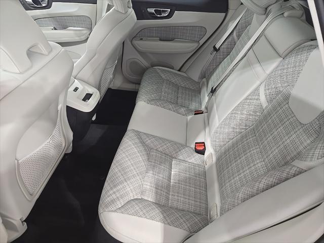 Photo of 2022 Fusion Red Metallic Volvo XC60