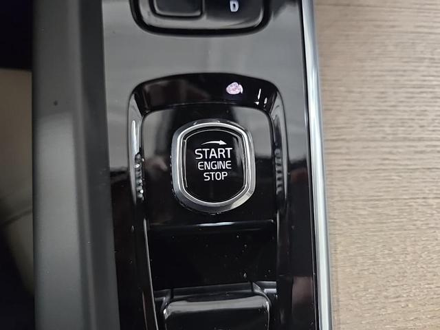 Photo of 2026 Denim Blue Metallic Volvo XC60