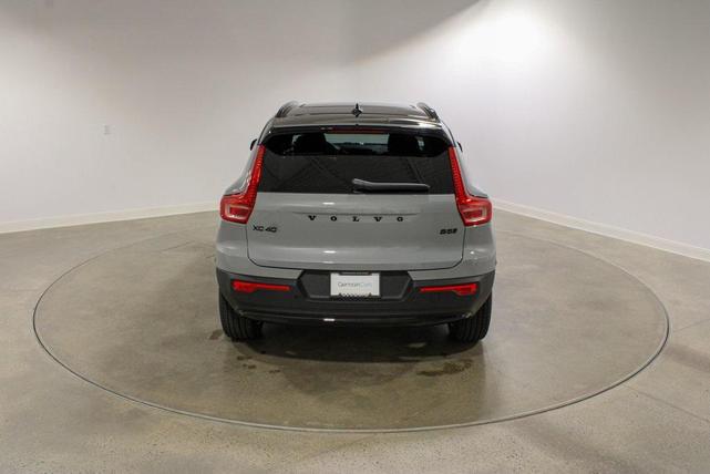 Photo of 2026 Vapour Grey Metallic Volvo XC40