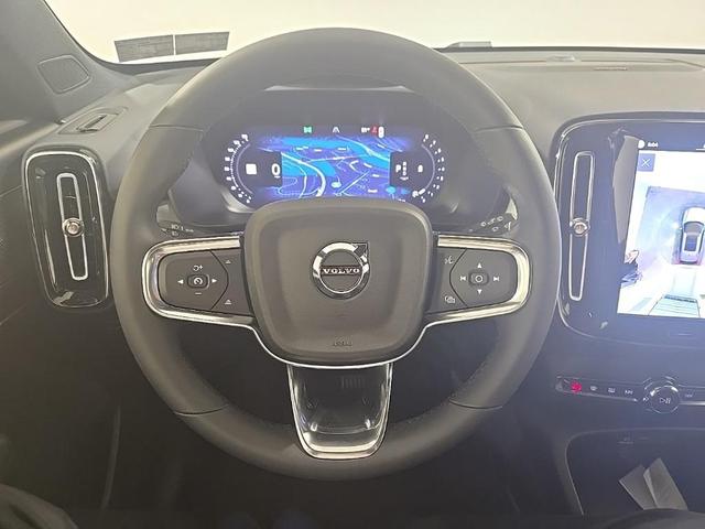 Photo of 2026 Vapour Grey Metallic Volvo XC40