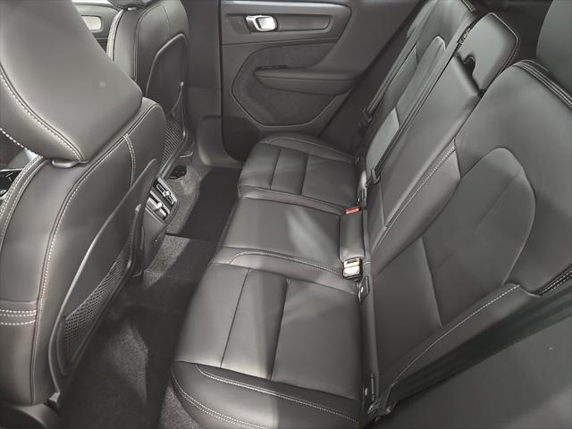 Photo of 2025 Grey Volvo XC40