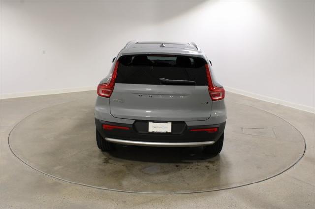 Photo of 2025 Grey Volvo XC40