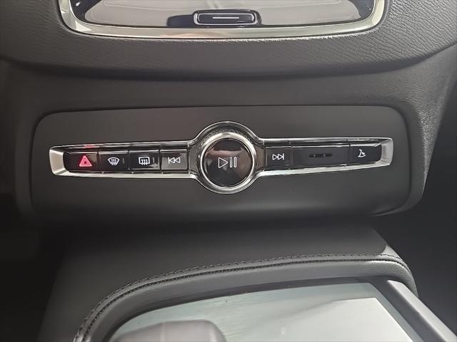 Photo of 2024 Gray Metallic Volvo XC90