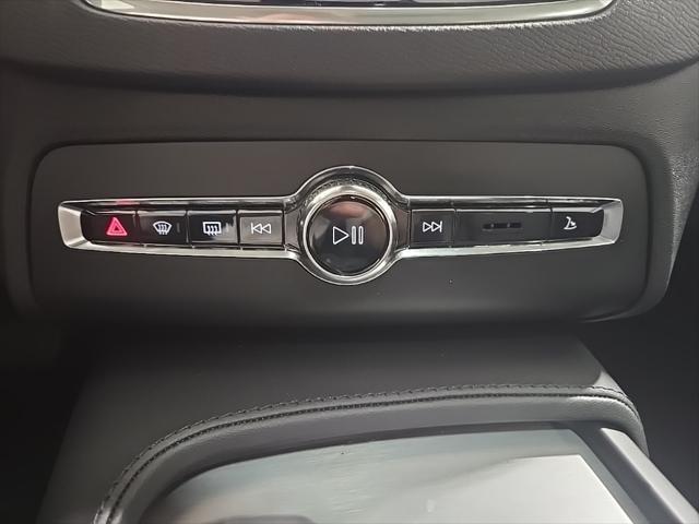 Photo of 2024 Gray Metallic Volvo XC90