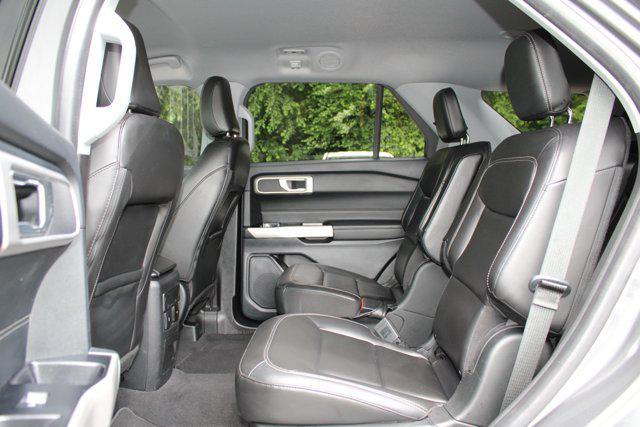 Photo of 2022 Carbonized Gray Metallic Ford Explorer