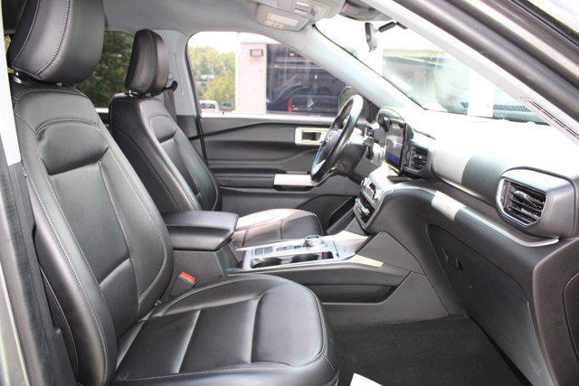 Photo of 2022 Carbonized Gray Metallic Ford Explorer