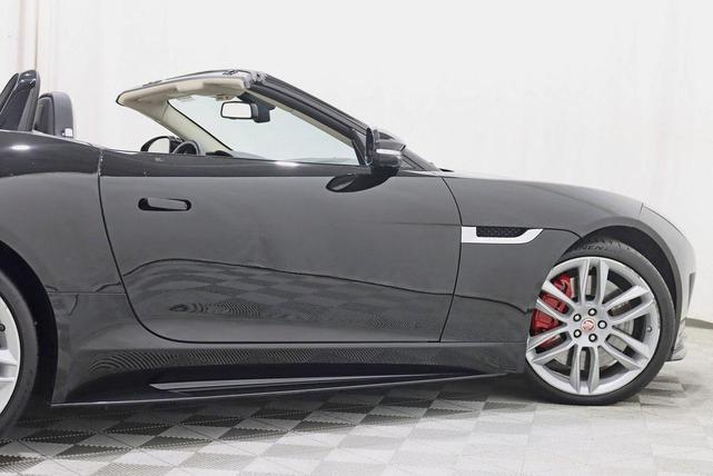 Photo of 2016 Black Jaguar F-TYPE