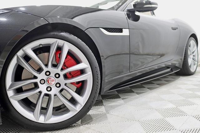 Photo of 2016 Black Jaguar F-TYPE
