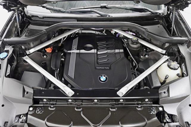 Photo of 2022 Black Sapphire Metallic BMW X7