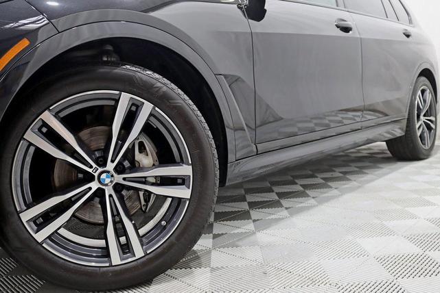 Photo of 2022 Black Sapphire Metallic BMW X7