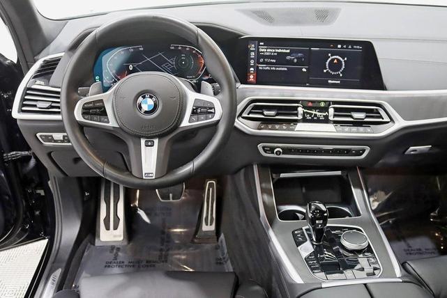 Photo of 2022 Black Sapphire Metallic BMW X7