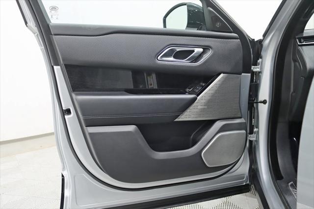 Photo of 2020 Indus Silver Metallic Land Rover Range Rover Velar