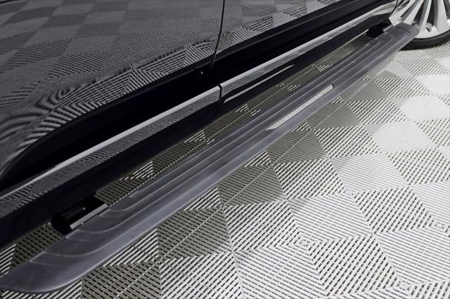 Photo of 2023 Santorini Black Metallic Land Rover Range Rover