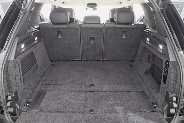 Photo of 2023 Santorini Black Metallic Land Rover Range Rover