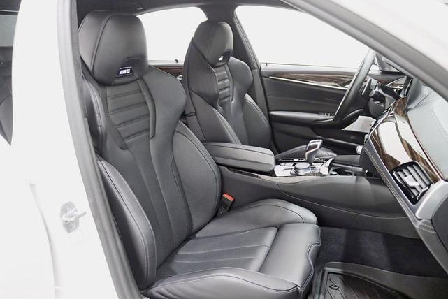 Photo of 2019 Alpine White BMW M5