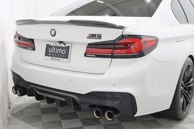 Photo of 2019 Alpine White BMW M5