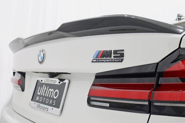 Photo of 2019 Alpine White BMW M5