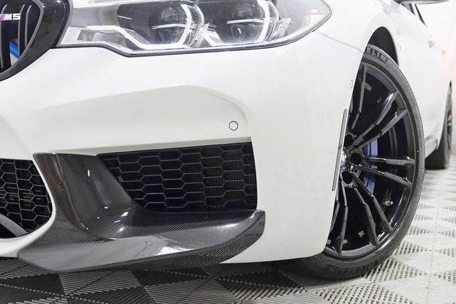 Photo of 2019 Alpine White BMW M5