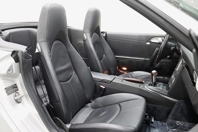 Photo of 2007 Arctic Silver Metallic Porsche 911