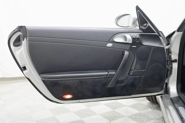Photo of 2007 Arctic Silver Metallic Porsche 911