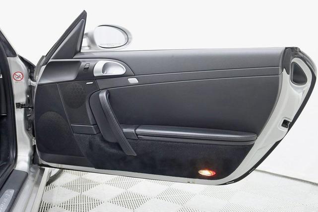 Photo of 2007 Arctic Silver Metallic Porsche 911