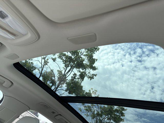 Photo of 2025 Onyx Black Metallic Volvo XC60 Plug-In Hybrid