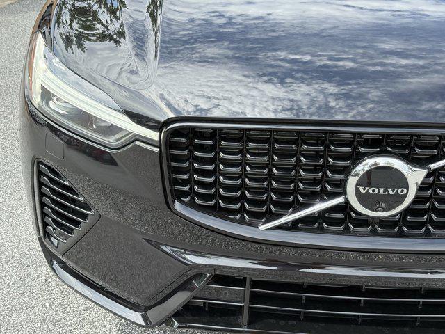 Photo of 2025 Onyx Black Metallic Volvo XC60 Plug-In Hybrid