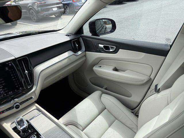 Photo of 2025 Onyx Black Metallic Volvo XC60 Plug-In Hybrid