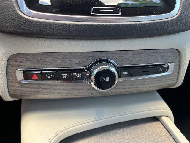 Photo of 2024 Gray Volvo XC90 Recharge Plug-In Hybrid