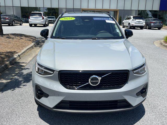 Photo of 2025 Vapour Grey Metallic Volvo XC40