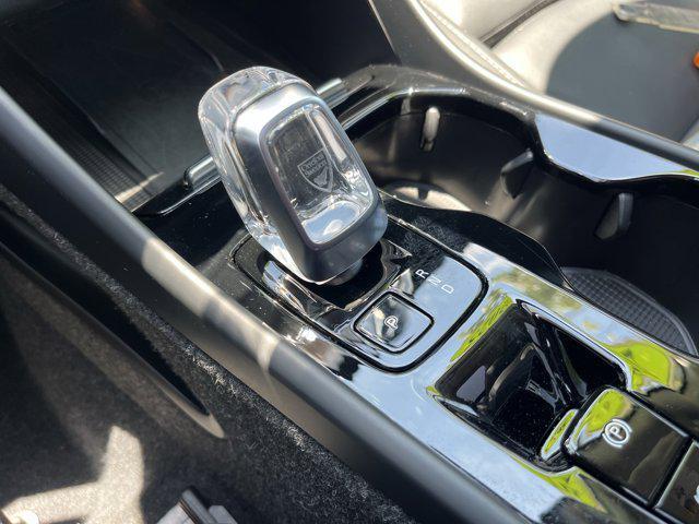 Photo of 2025 Vapour Grey Metallic Volvo XC40