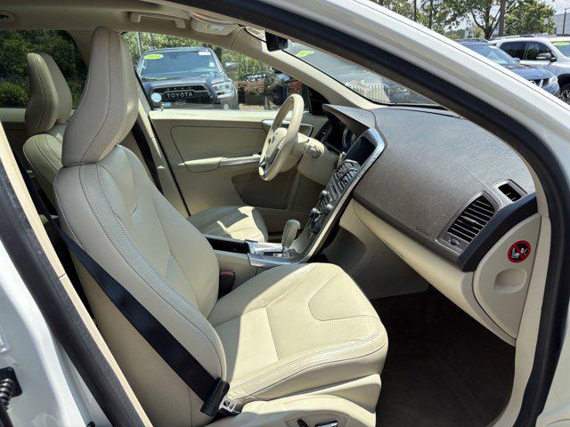 Photo of 2012 Ice White Volvo XC60