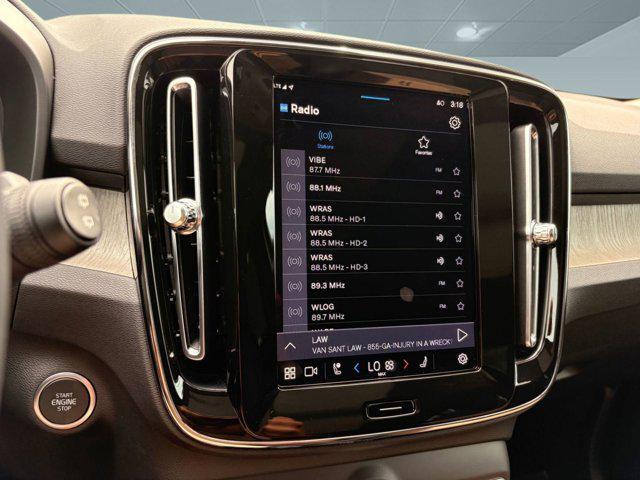 Photo of 2023 Thunder Grey Metallic Volvo XC40