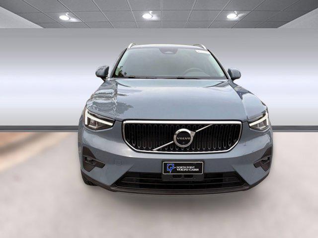 Photo of 2023 Thunder Grey Metallic Volvo XC40