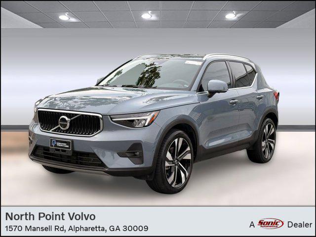 Photo of 2023 Thunder Grey Metallic Volvo XC40