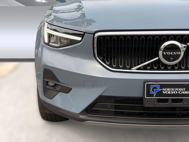 Photo of 2023 Thunder Grey Metallic Volvo XC40